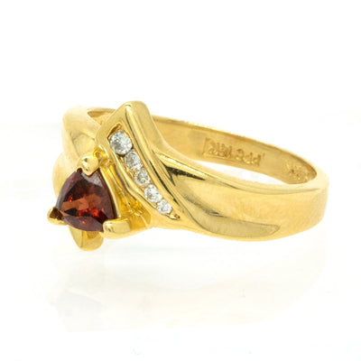 14KT Yellow Gold 1.08ctw Trillion Cut Prong Set Garnet And Round Cut Diamond Ring - Giorgio Conti Jewelers